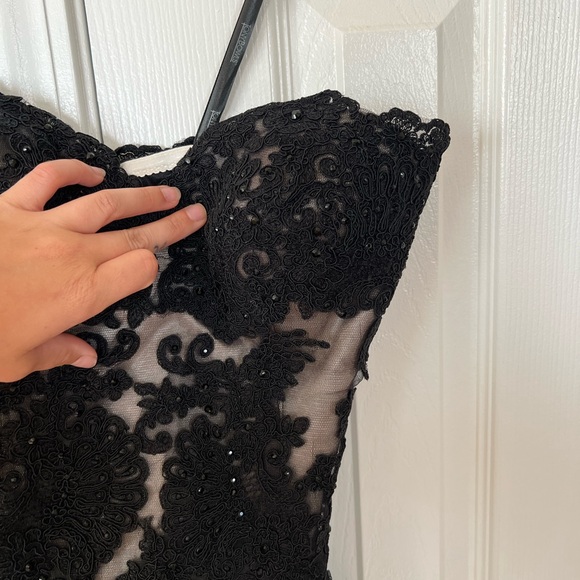 Tony Bowls Size 10 Strapless Black Lace Dress - Picture 10 of 11